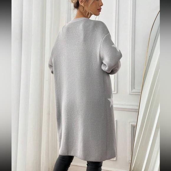 Cozy Grey Star Print Open Front Knit Cardigan - Picture 8 of 9